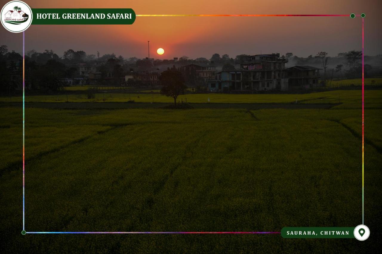 Hotel Greenland Safari Sauraha Exterior photo