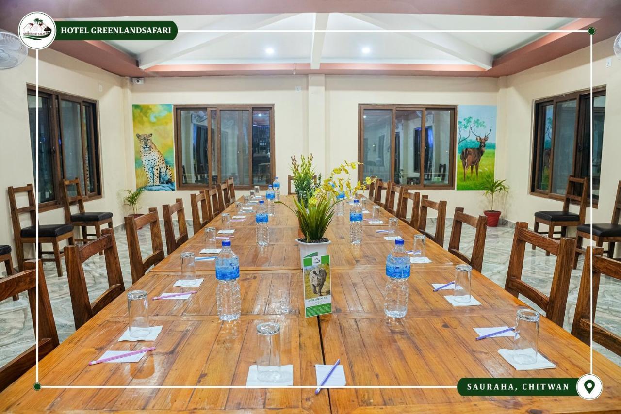 Hotel Greenland Safari Sauraha Exterior photo