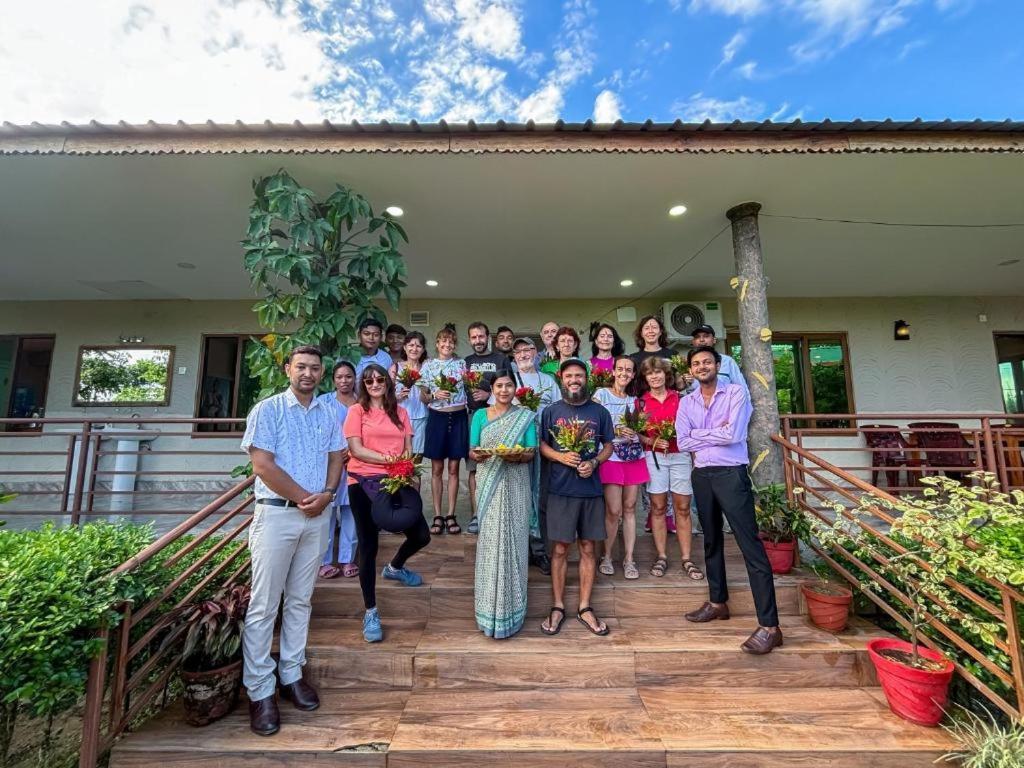 Hotel Greenland Safari Sauraha Exterior photo
